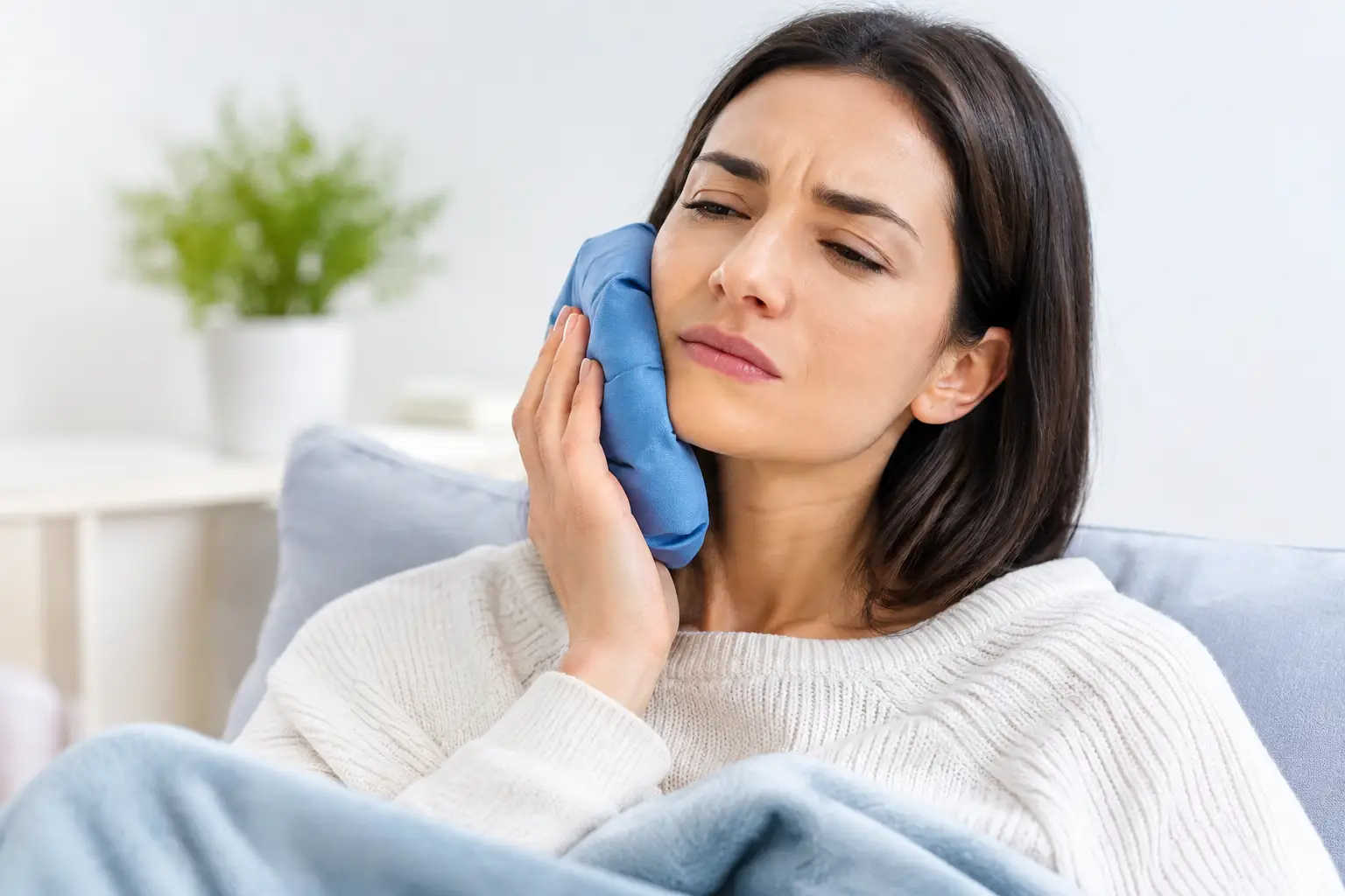 Gestire il gonfiore dopo estrazione dentale